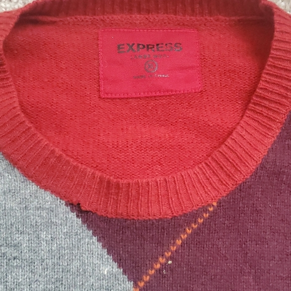 Express Sweater - Picture 5 of 9